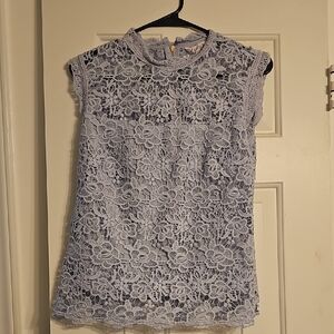 Elegant Lace Sleeveless Top in Light Purple